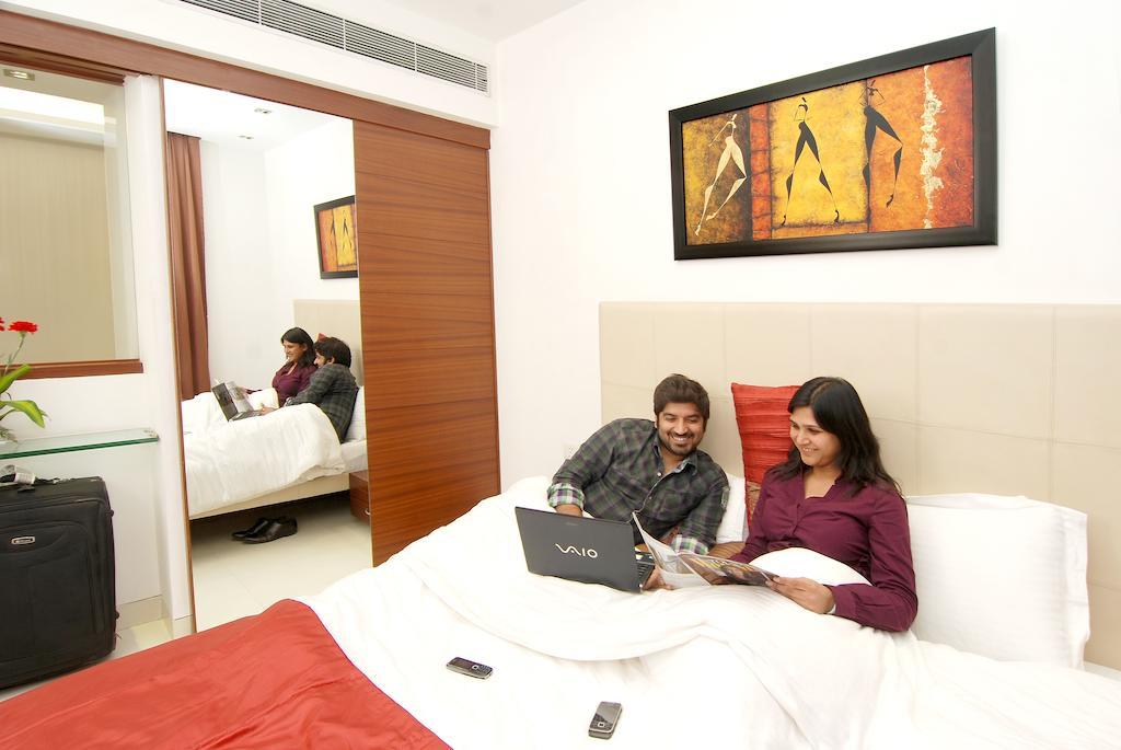 White Lotus Otel Gurgaon Dış mekan fotoğraf