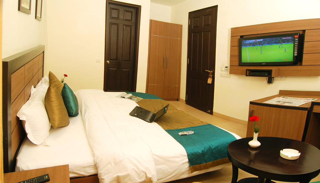 White Lotus Otel Gurgaon Dış mekan fotoğraf