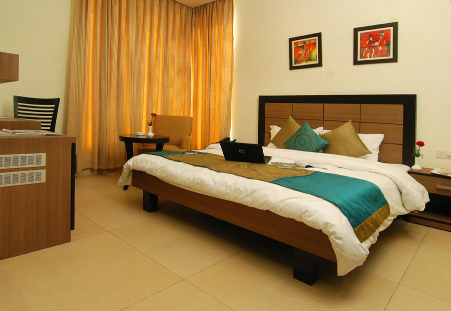White Lotus Otel Gurgaon Oda fotoğraf