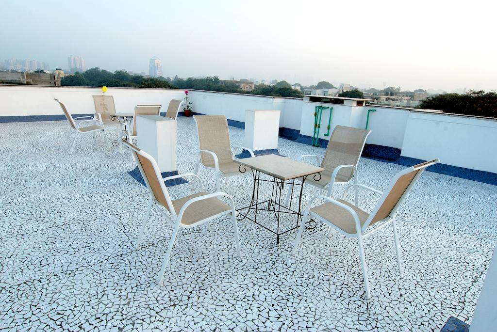 White Lotus Otel Gurgaon Dış mekan fotoğraf