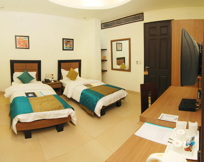 White Lotus Otel Gurgaon Oda fotoğraf